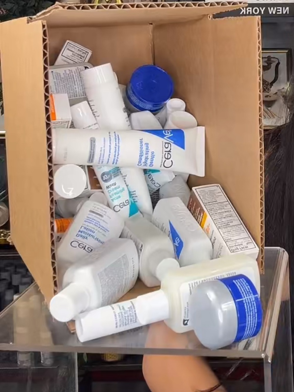 LOT OF 50 !!!!!!! New / sealed La roche posey: and Cervea travel size products